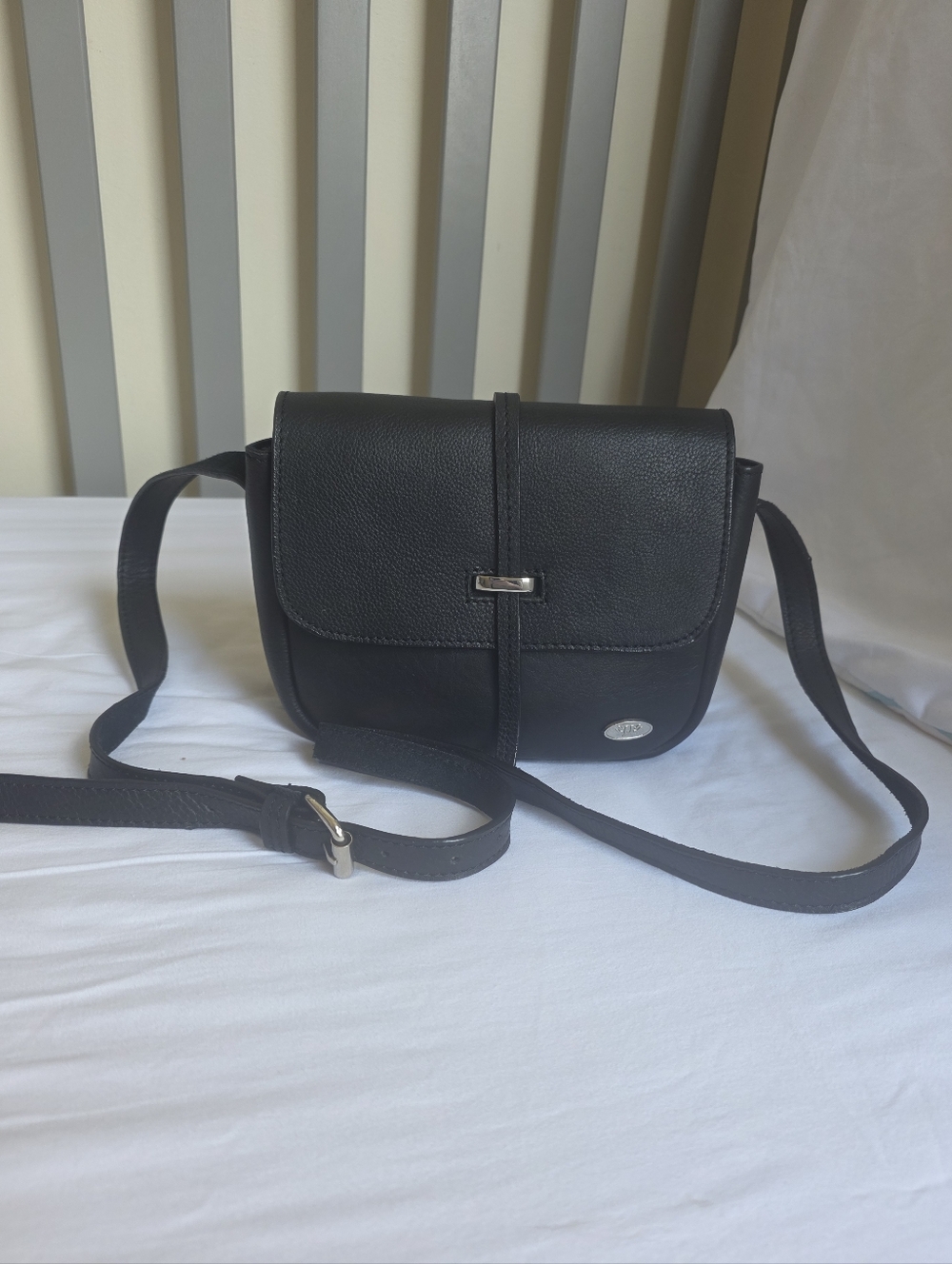 Luxeoria Black Leather Fold Over Crossbody Bag With Card Slots